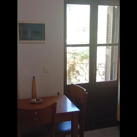 Stefanos شقة *