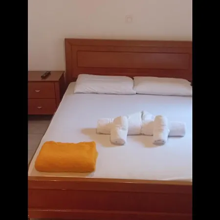Stefanos شقة